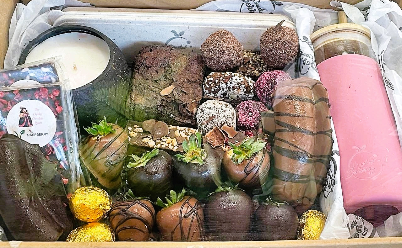 ULTIMATE GIFT BOX