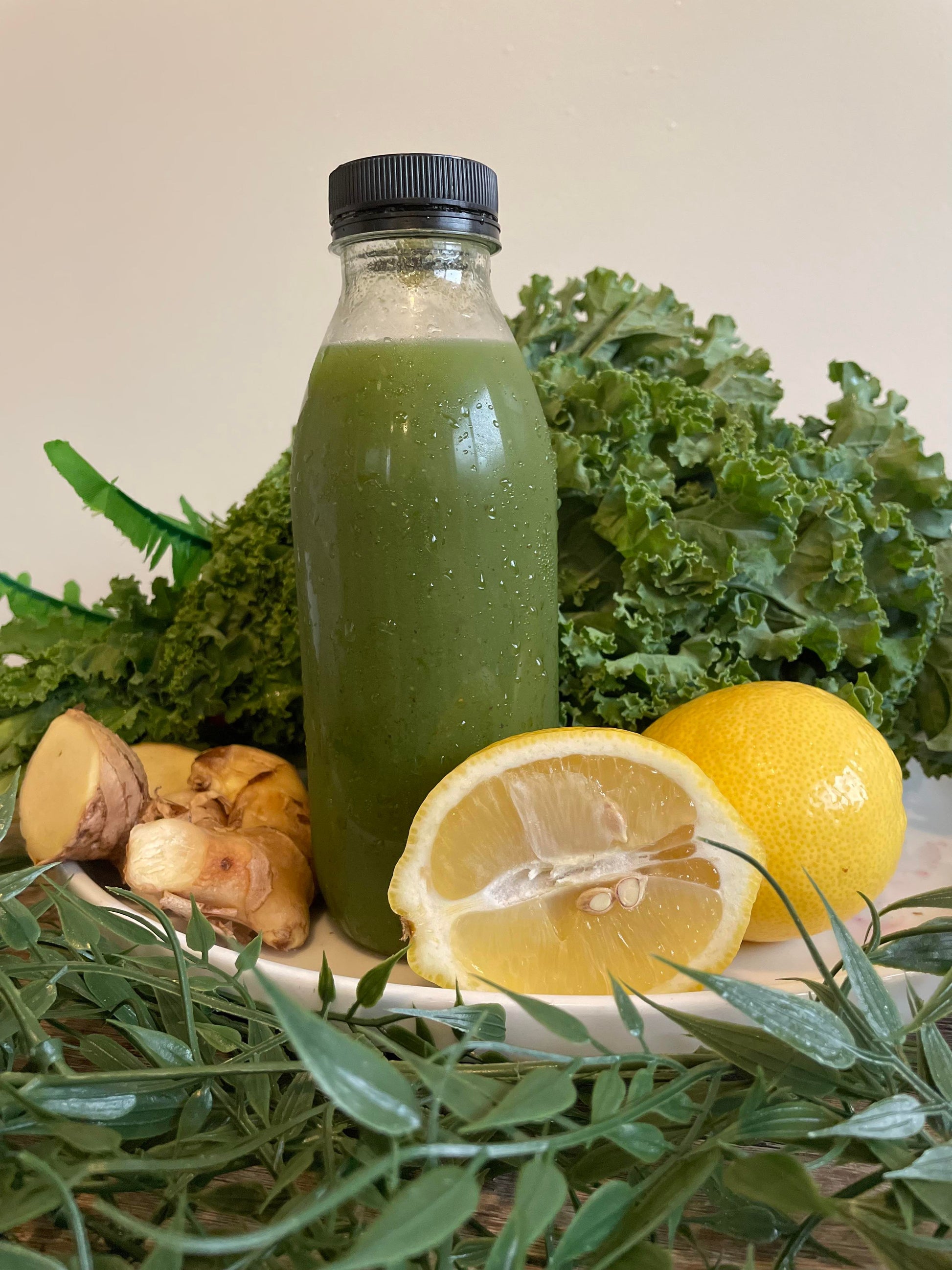 cold pressed juice cleanse detox shot kale lemon ginger juice cleanse coastal berry central coast nsw
